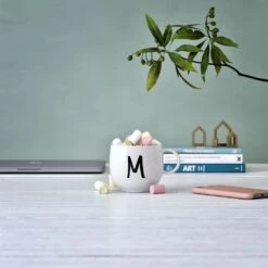 Becher M Letters In Weiß -Villeroy & Boch like by villeroy and boch becher m letters in weiss 3